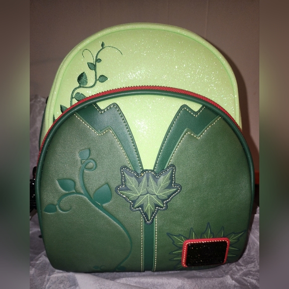Brand New! Loungefly Poison Ivy Glow in the Dark Mini Backpack + Wallet 💚 - Picture 5 of 13